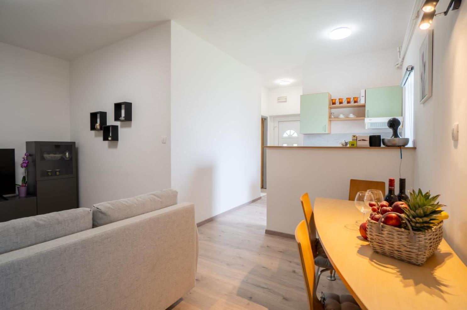Apartman Mihovil Gospić Eksteriør billede